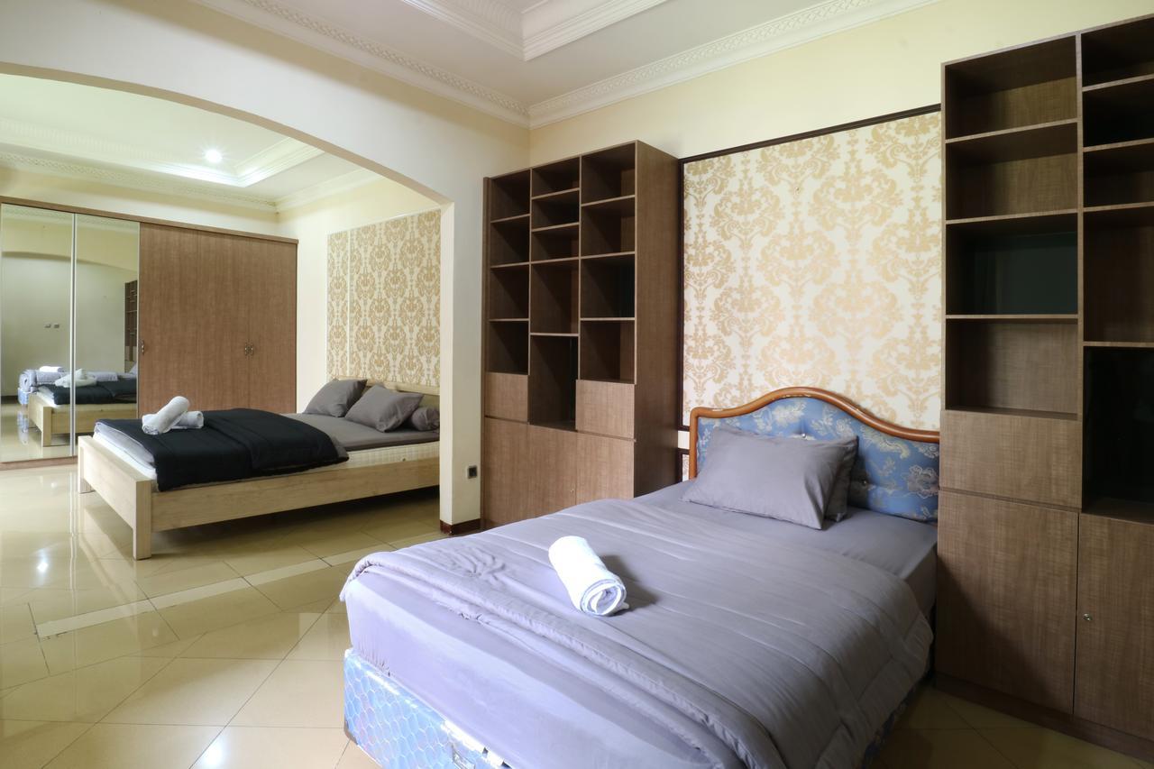Maharani Guesthouse Tebet Syariah Джакарта Екстер'єр фото
