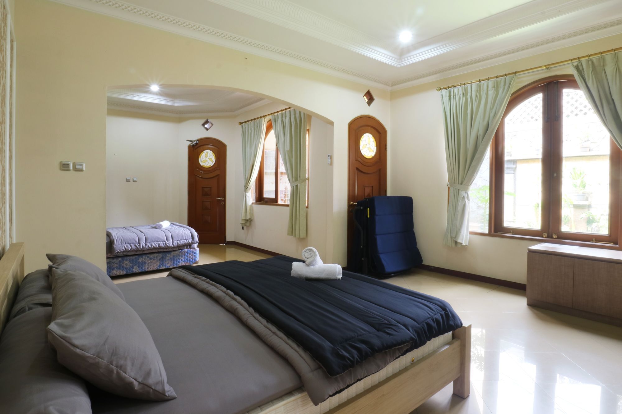 Maharani Guesthouse Tebet Syariah Джакарта Екстер'єр фото