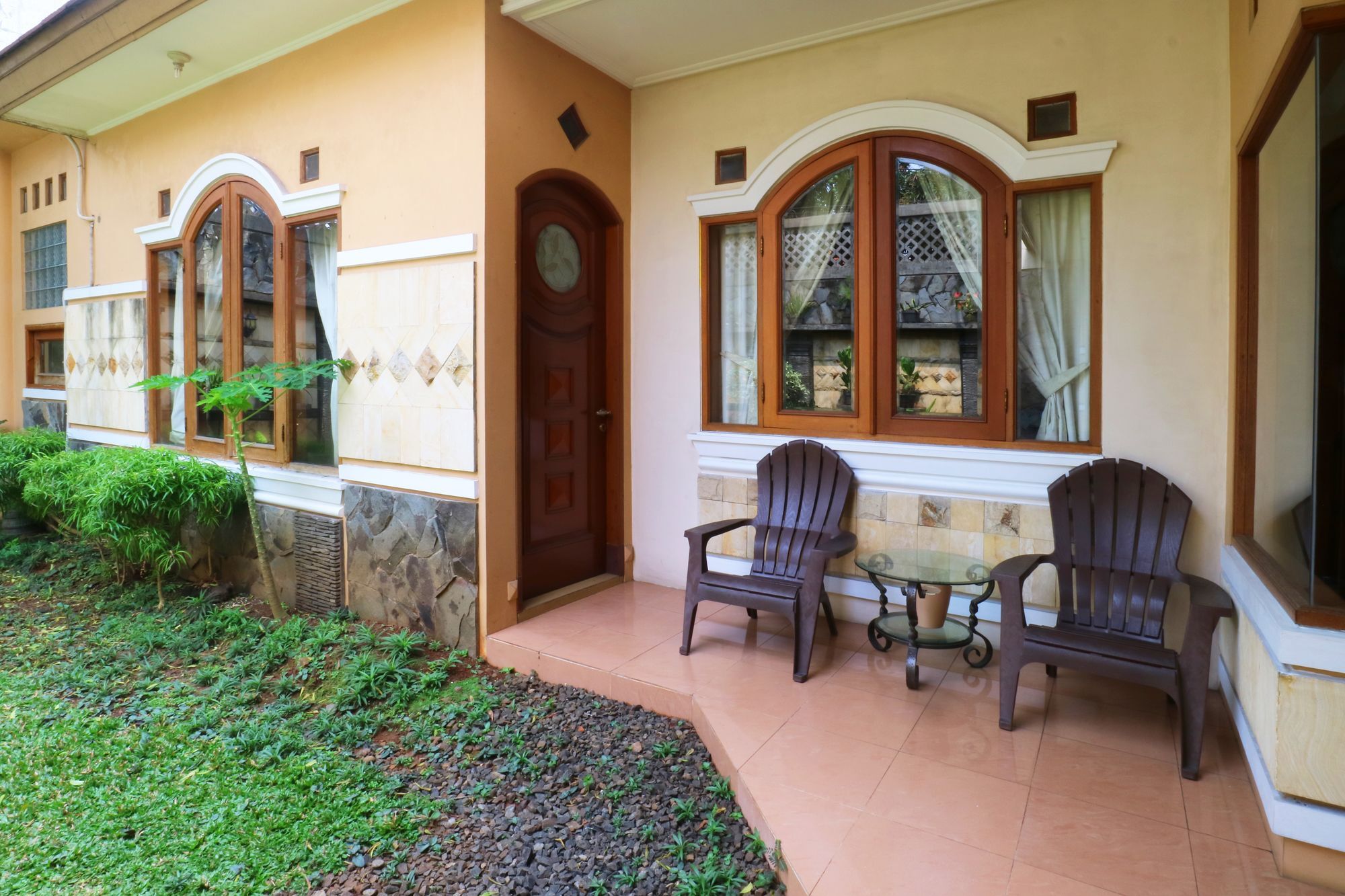 Maharani Guesthouse Tebet Syariah Джакарта Екстер'єр фото