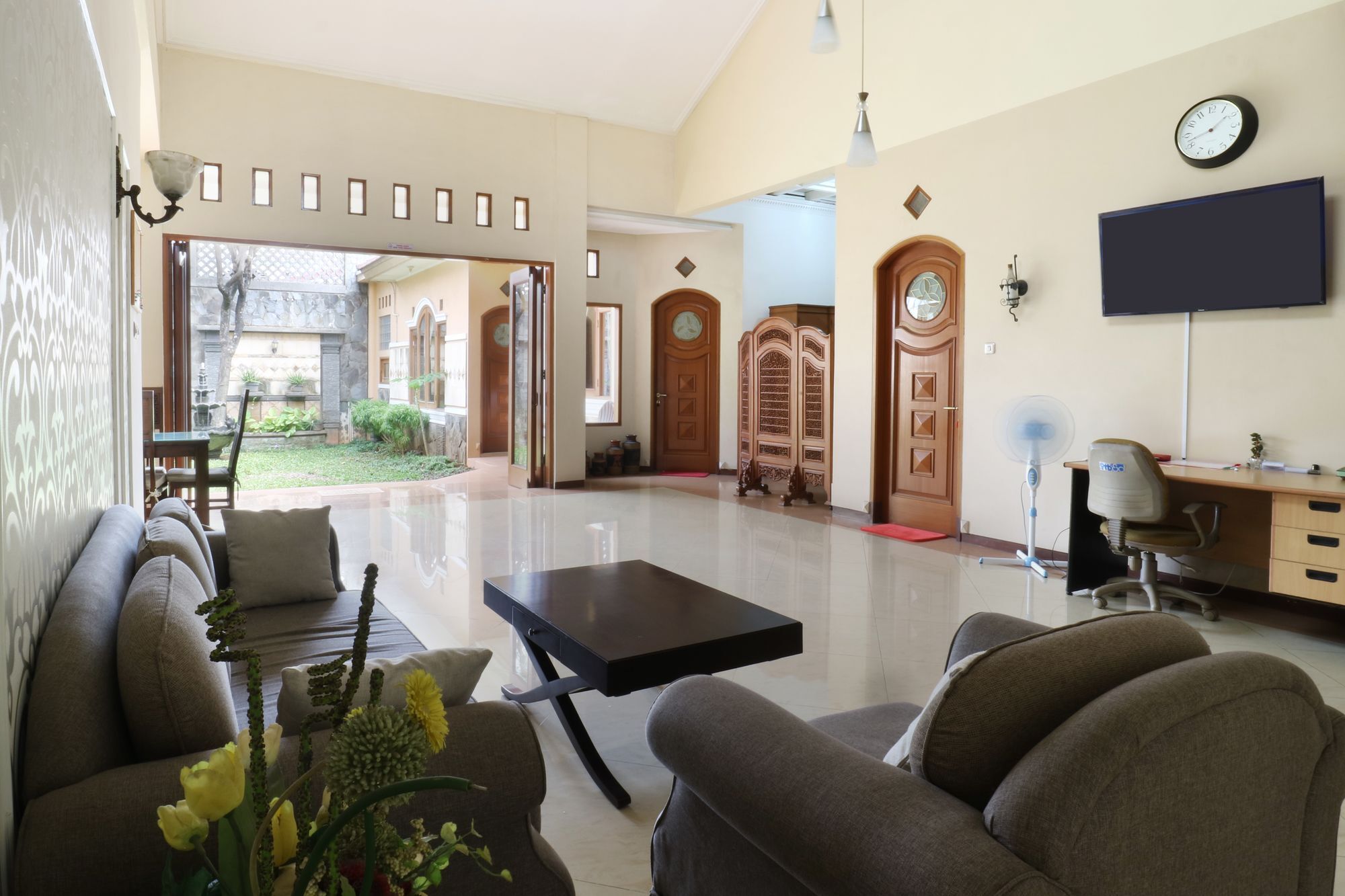 Maharani Guesthouse Tebet Syariah Джакарта Екстер'єр фото